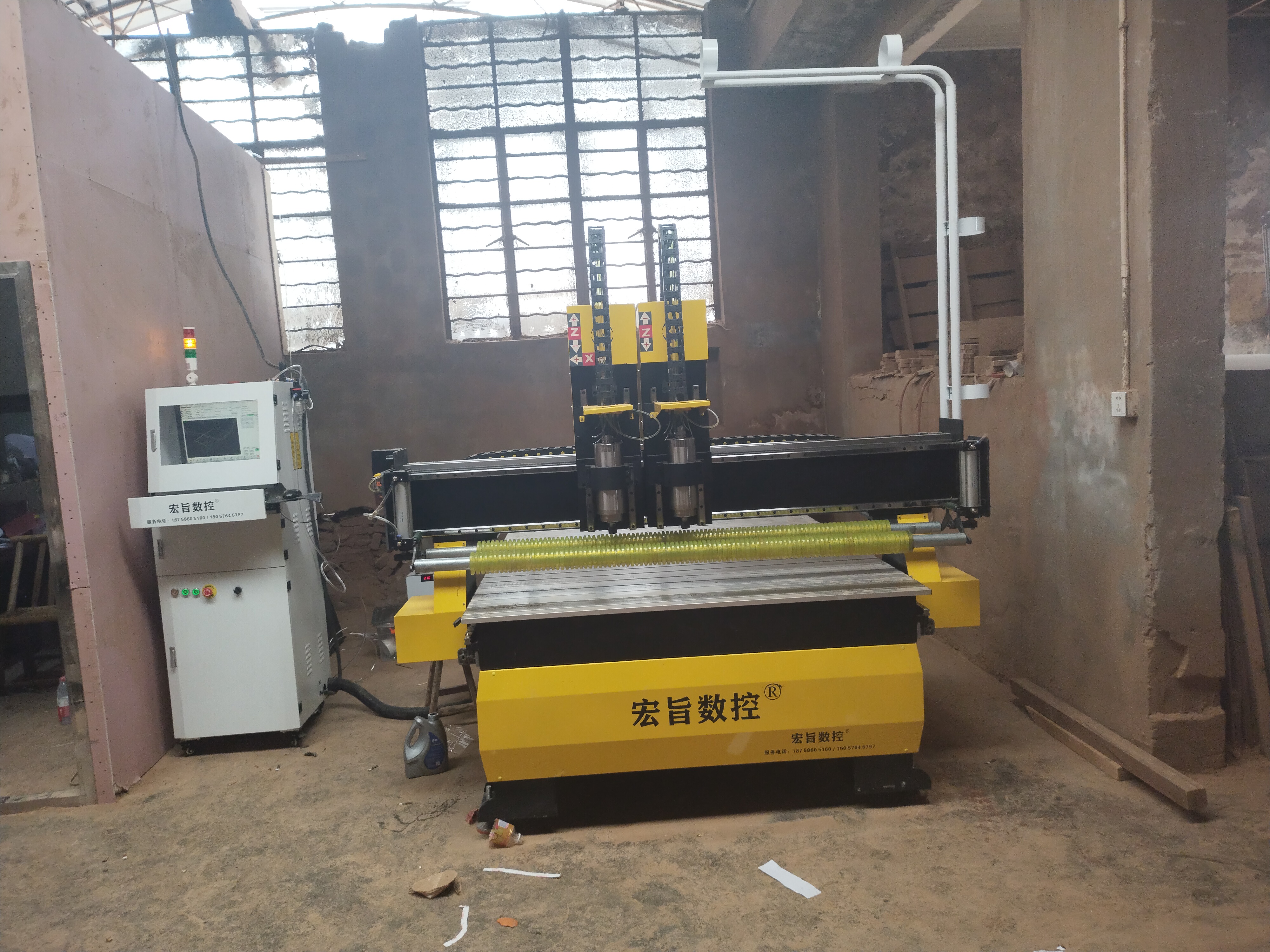 1325 Independent Double-Head Automatic Switching Engraving Machine - Toy and Artwork Processing and Cutting Machine