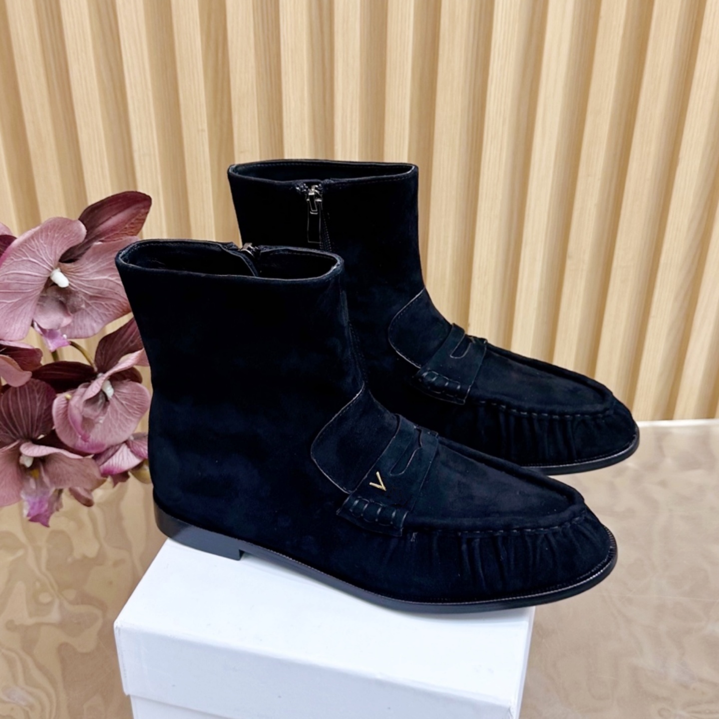 Womens Designer Mule Flat shoe Luxury Mini boot Ankle boot Black Leather crocodile travel Motorcycle boot Mirror quality Outdoor sport Casual Martin Classic boots