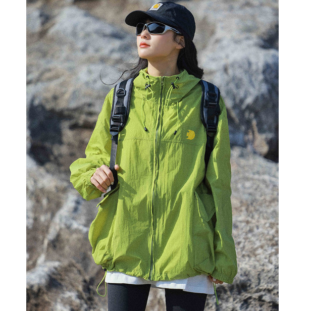 Sun-protective clothing for women in summer, UV protection, breathable, sun-protective outerwear, trendy mountain style, functional, lightweight, outd