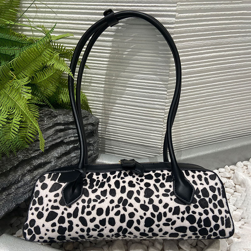 High End Armpit Bag New Retro Fashion Leopard Print Casual Handbag Single Shoulder Commuting Black Spotted Luxury Bag Designer Free Shipping Sausage D