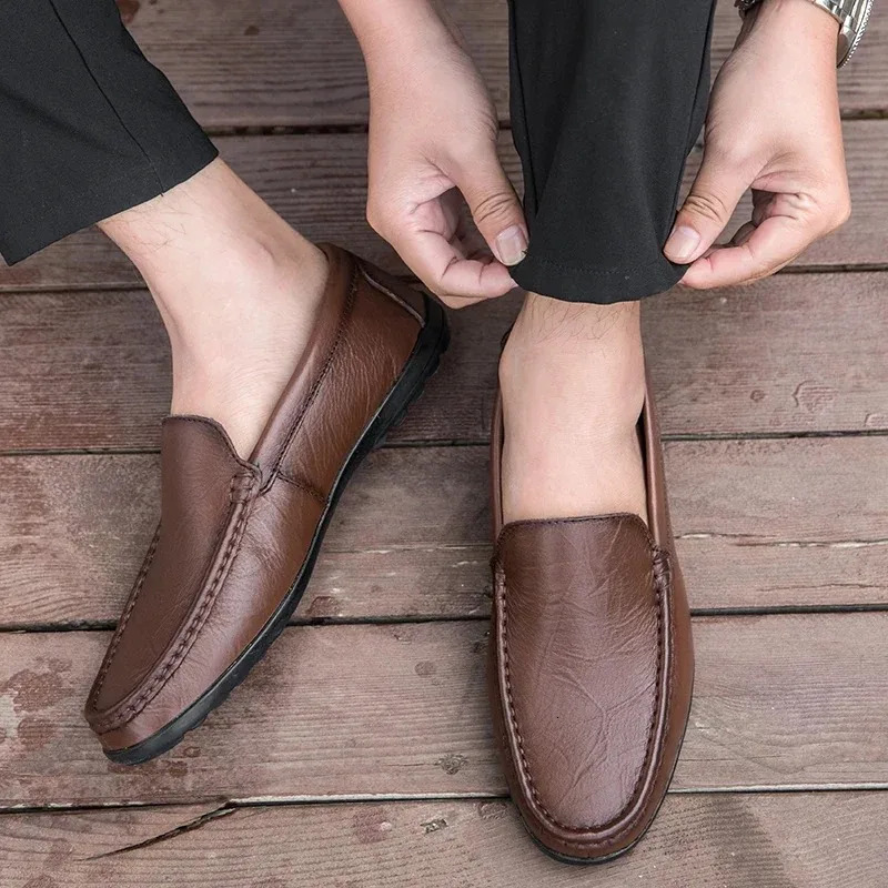 Genuine Leather Men Casual Shoes Comfortable Man Loafers Italian Moccasins Breathable Slip on Men Driving Shoes 251013
