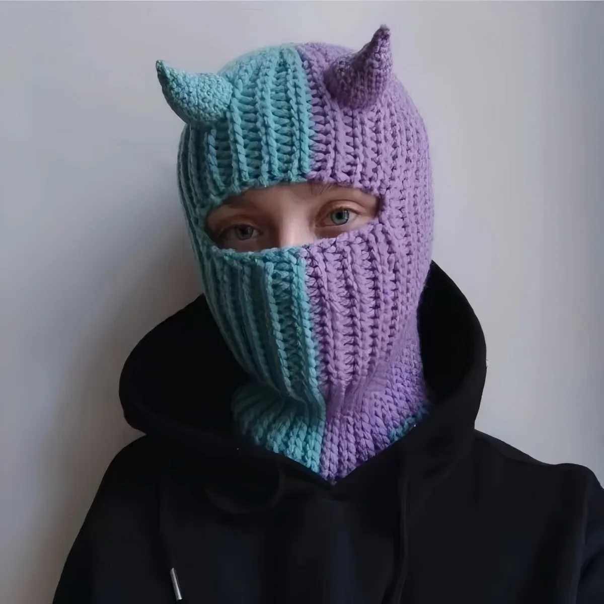 Unisex Warm Knitted Balaclava Ski Mask with Devil Horns Full Face Cover Hat for Winter Outdoor Halloween W251015