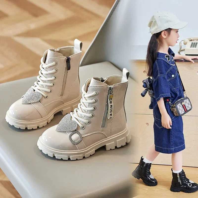 2024 Children Ankle Boots with Love Rhinestones Buckle Glossy Cool Girls Boots Elegant Kids Shoes Versatile Soft Nonslip ChicT251015
