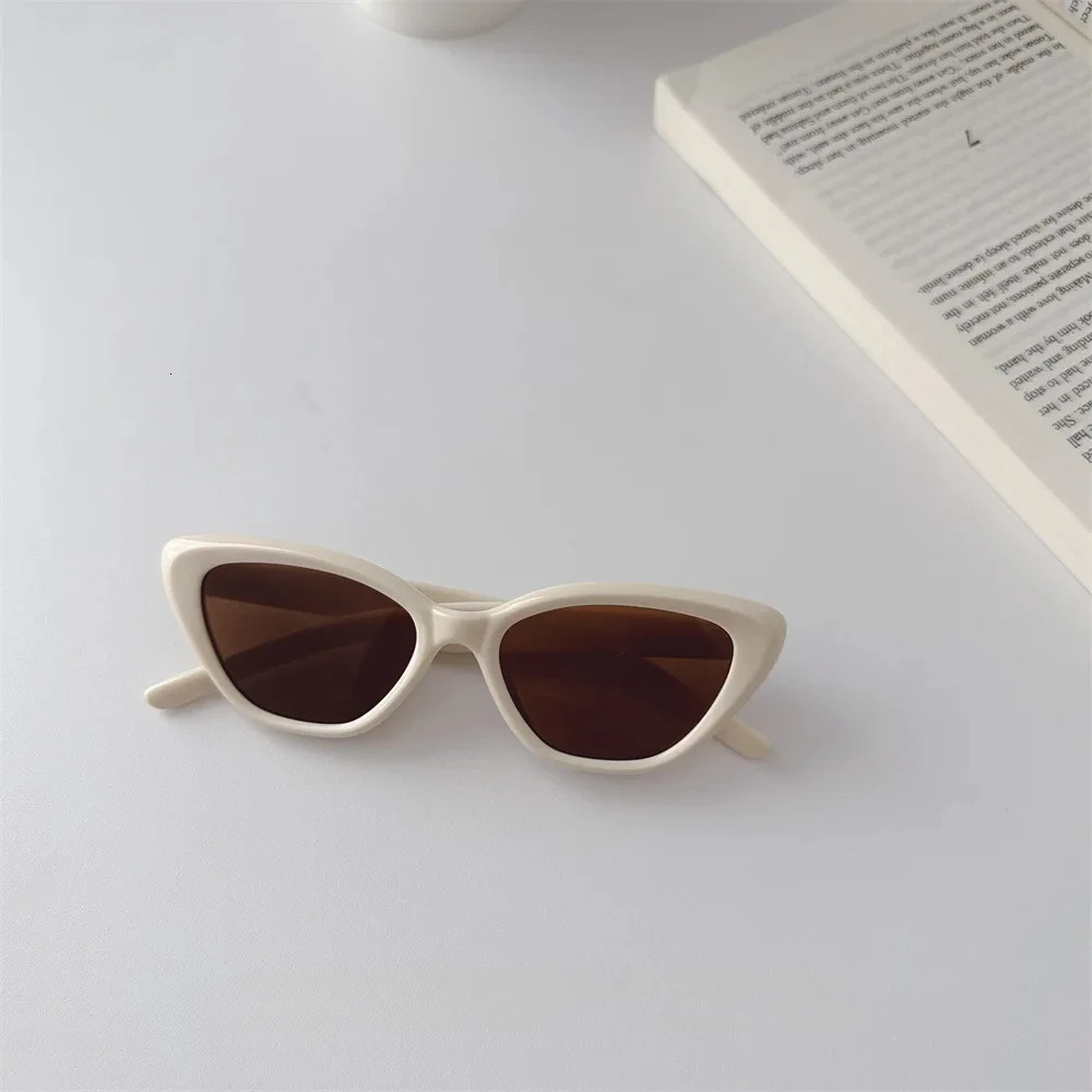 Cat Eye Children Sunglasses Vintage Small Frame Sun Glasses for Kid n Outdoor Street Eyewear UV400 Z260305