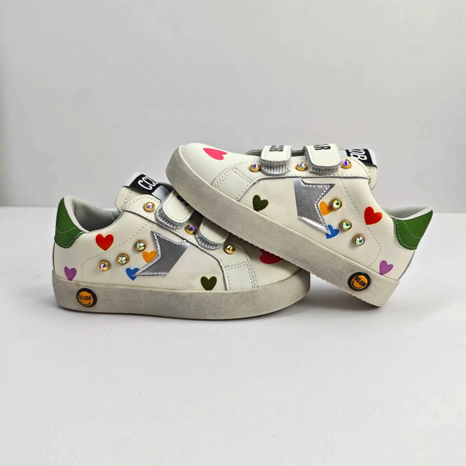 2025 New Fourseason Childrens Girls Sequined Star Genuine Leather Trainers Kids Toddler Princess Soft Soles Skateboard Shoes W251114