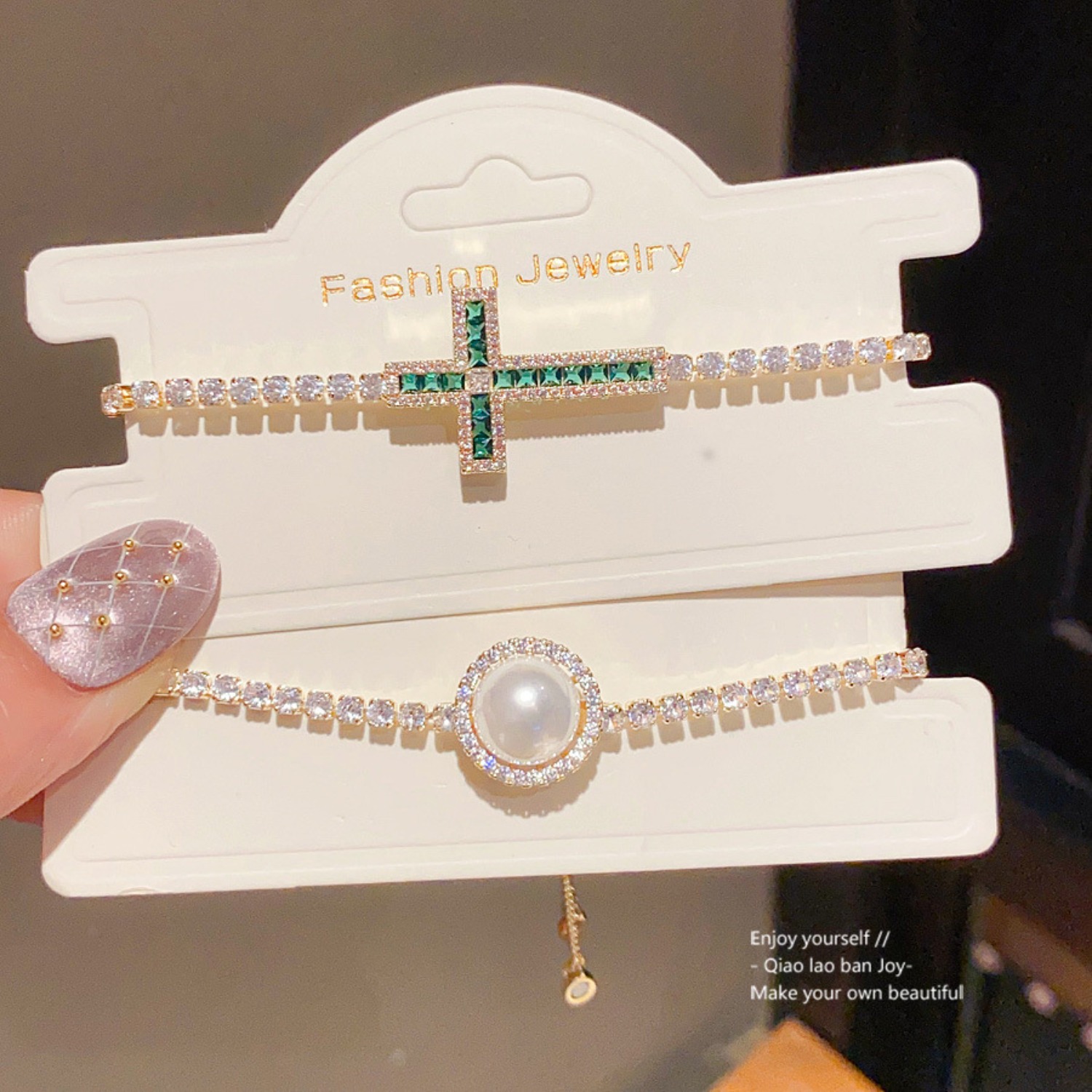 Gold - Toned Bracelet With Pearl And Rhinestone - Encrusted Circle Details Delicate Daily Elegant Jewelry Gift For Her High - Quality And Classic Acce