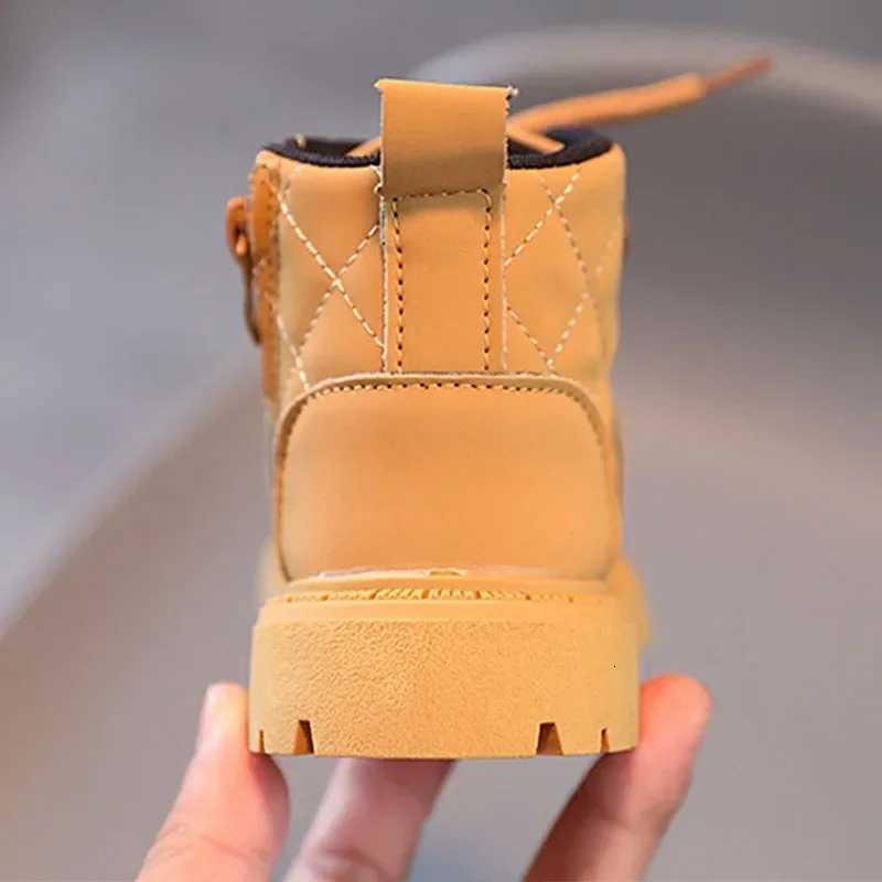 2025 England Style Boy Boots Fashion Lattice Surface Short Boots for Kids New 16 Years Old Vacation Baby Girl Flat Shoes I09039T251015
