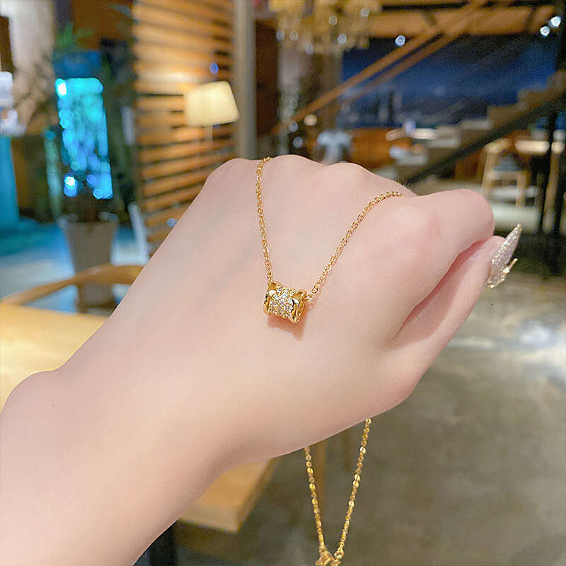 Designer for Women Luxury Pendant Necklace jewelry men Zircon Titanium Steel plated with 18K gold silver Fashion Unique Festival Vacation gift