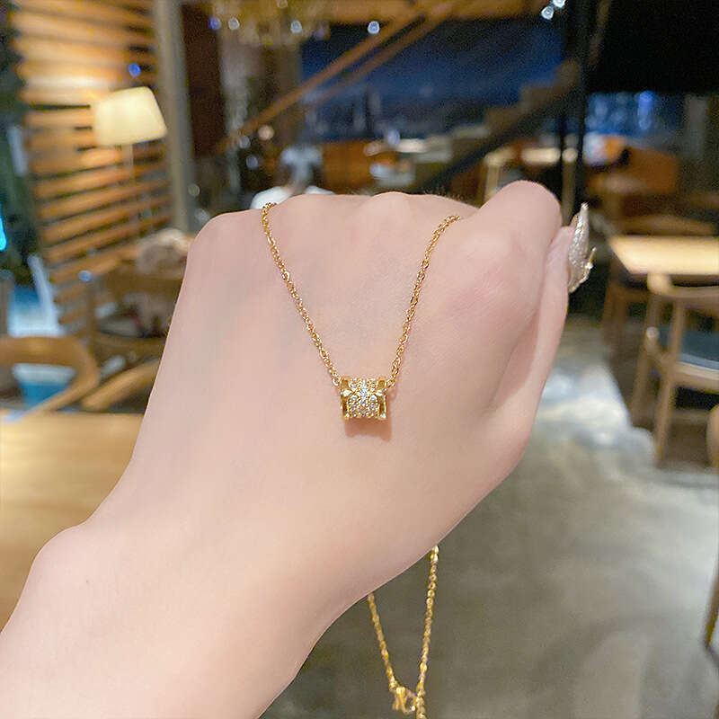 Designer for Women Luxury Pendant Necklace jewelry men Zircon Titanium Steel plated with 18K gold silver Fashion Unique Festival Vacation gift