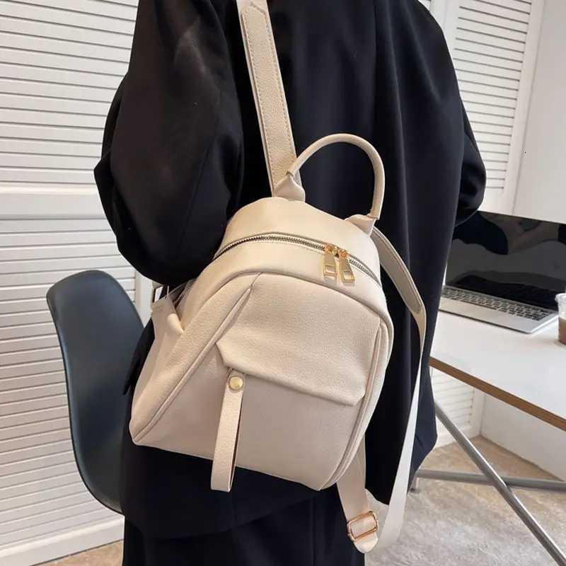 Casual Women Backpack Fashionable Versatile Class Bags for Girl Artistic Travel Small Backpack Cute Backpacks Back To School BagT251016