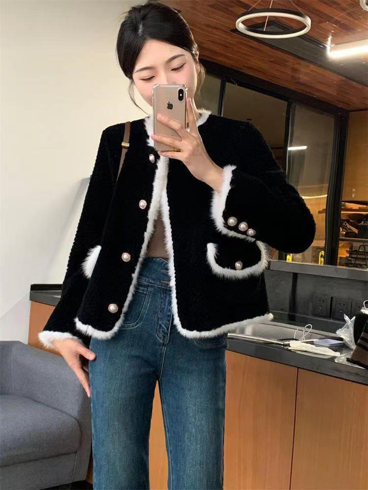 2025 Autumn/Winter New Top Thickened Lamb Wool Small Designer Jacket Women's Social Jacket Lightweight fashion Luxury Autumn/Winter New Fur Top p