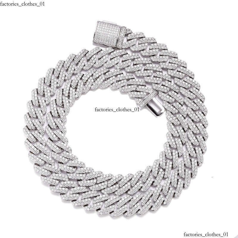 Sier Fine Jewelry Fashion Bracelet Chic Cuban Link Chain with Moissanite Elegant and Stylish Accessor