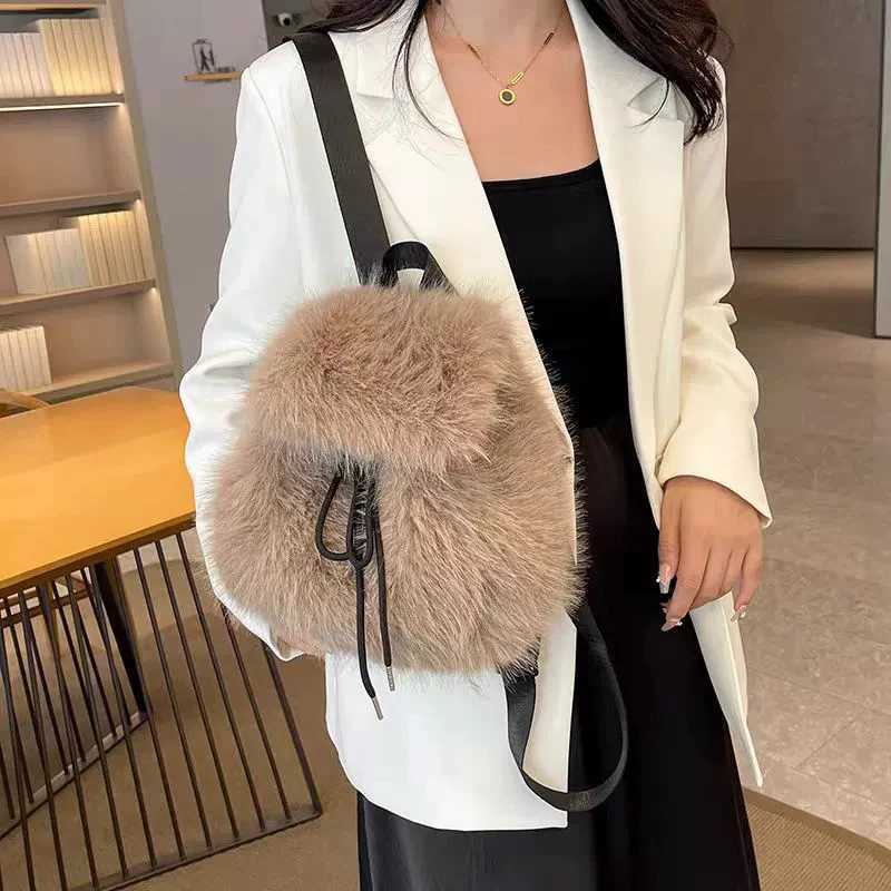Plush Backpack Women Small Cute Drawstring Fluffy Bag Solid Color Soft Knapsack Winter Warm Faux Fur Shoulder BackpackT251016