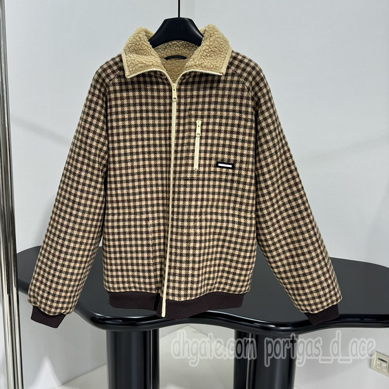 Luxury Women Fleece Lined Checkered Jacket Designer Warm Thick Outerwear Brand Winter Vacation Street Style Jackets