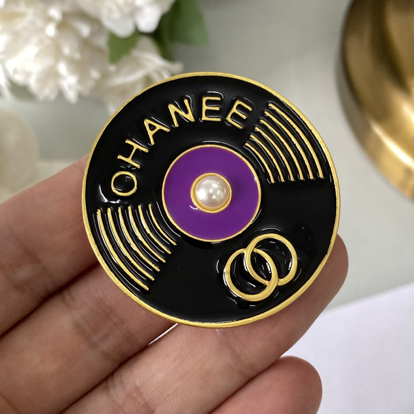 Round Brooch Designer Letter Brooch Pins Luxury Fashion Jewelry Women Men Unisex Gold Brooch Jewelry Accessories Lovers Gift High Quality Alloy Material