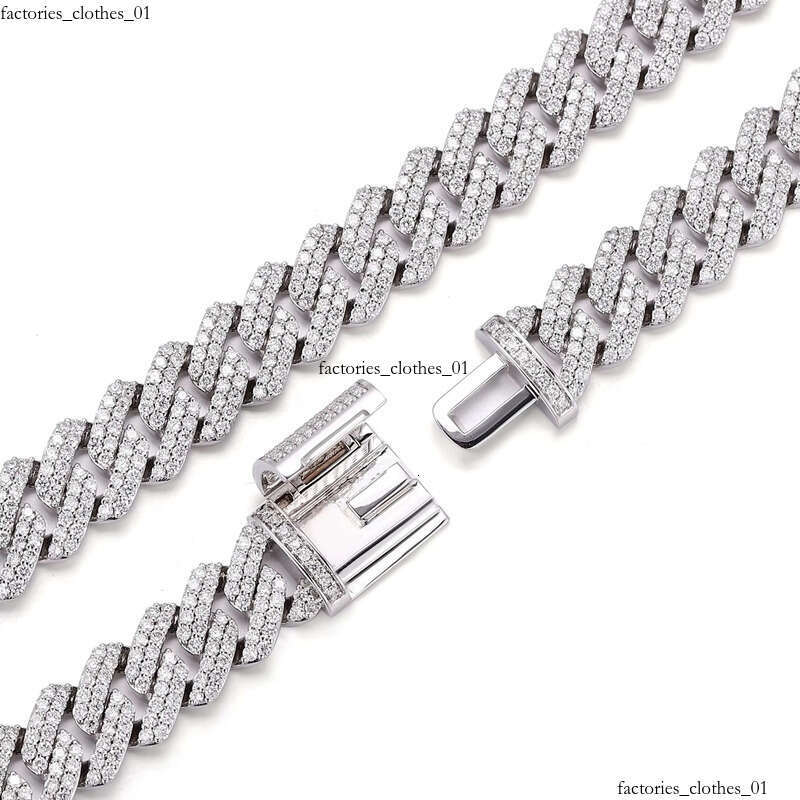 Sier Fine Jewelry Fashion Bracelet Chic Cuban Link Chain with Moissanite Elegant and Stylish Accessor