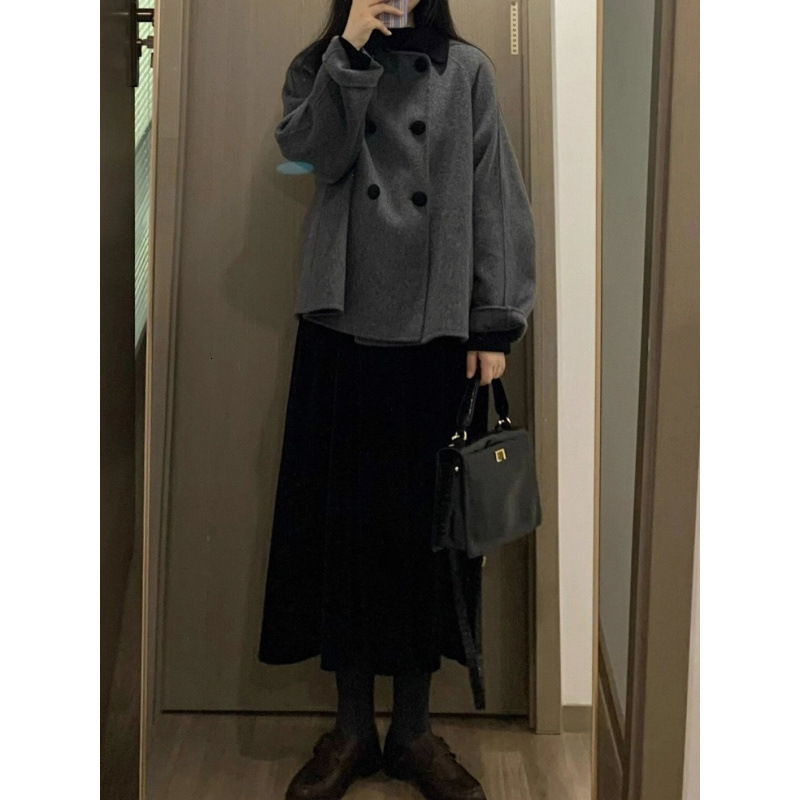 design 2025 Autumn/Winter Luxury New Top Grey Shorthair Coat Women's Designer Jacket Autumn/Winter High end Wool Jacket Feels Petite Size Thicken
