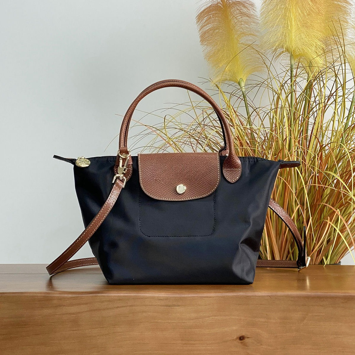 Designer Nylon Shoulder Bag With Short Handle 2025 New Small Totes Luxury Crossbody Bags Waterproof Purses Women Top Quality Casual Handbags Travel Beach Bag