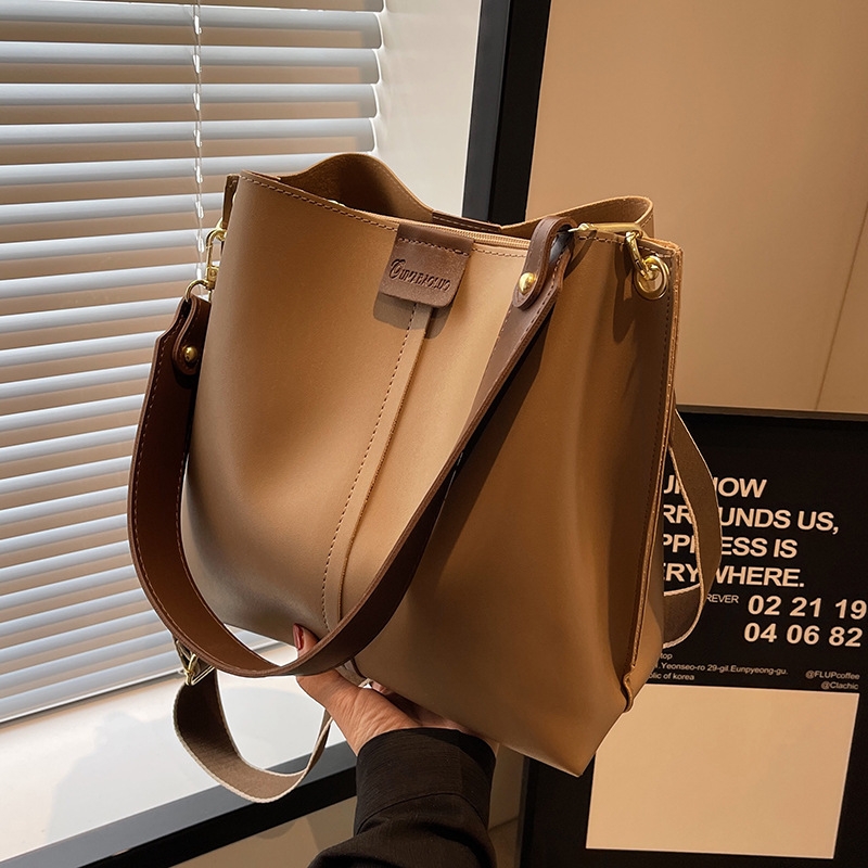 2025 Hot Selling Large Capacity New Fashionable Versatile Single Shoulder Crossbody For Women's Bucket Bag In Autumn And Winter