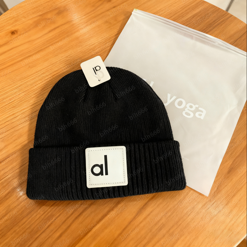 Designer knitted hats Luxury beanies winter thermal mens womens fashion and suitabl autumn warmth beanies hat wholesales comfortable skull caps for men