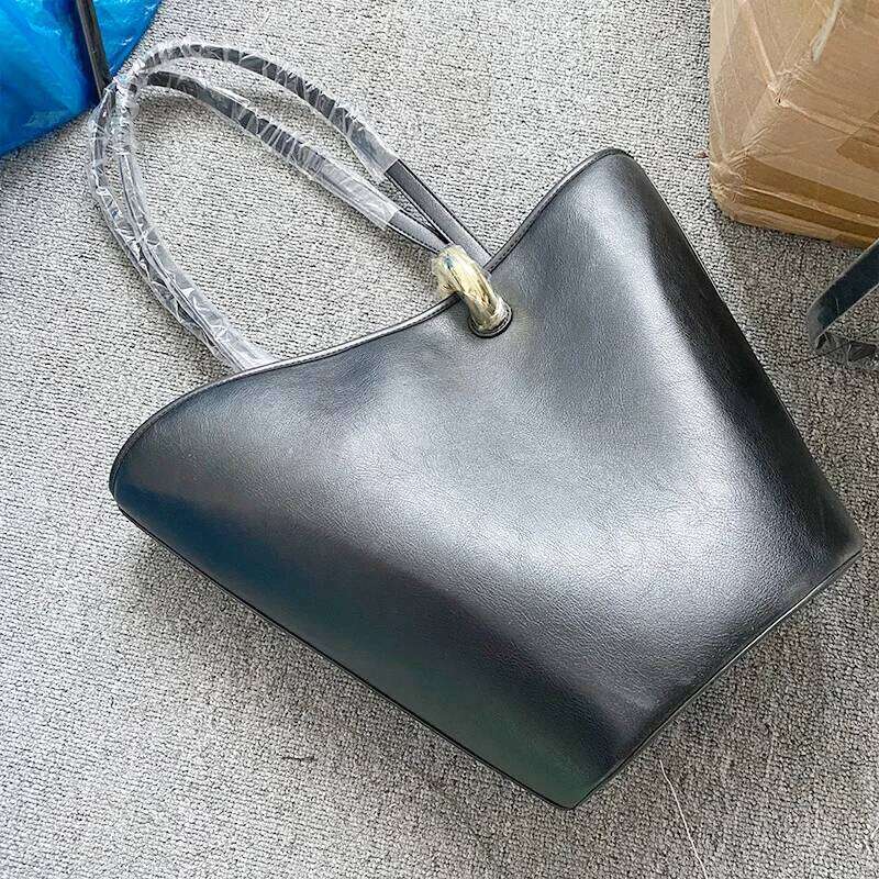 Niche Asymmetric Women's Simple Casual And Versatile Bucket Catering Basket Slanted Handbag Shoulder Bag Suotong251016 Suotong251016 Suot251017