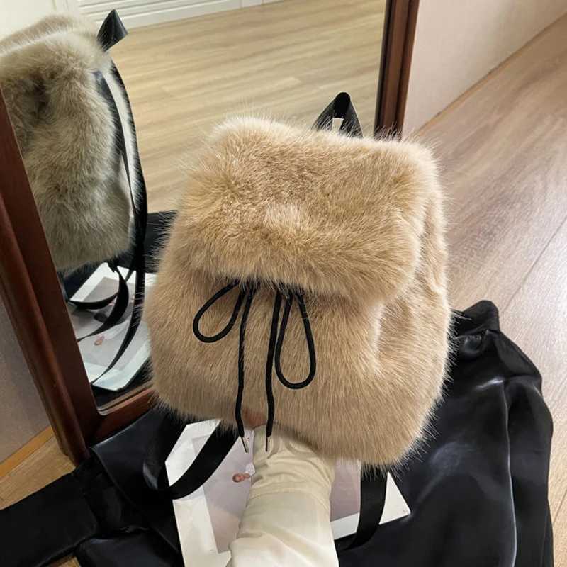 Winter Soft Plush Ladies Schoolbag Solid Color Female Furry Shoulder Bags Handbags Fashion Luxury Fake Fur Womens BackpackT251016