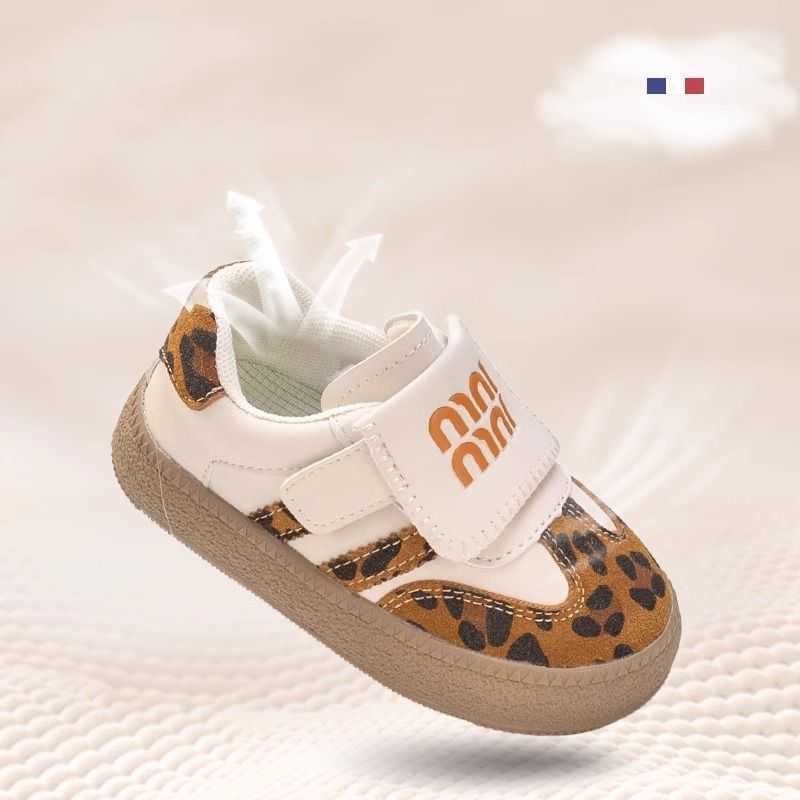 Luxury Versatile Childrens Athletic Wear Cozy Leatherette High-Traction Leopardskin Shoe Set Perfectly Matching Seasonal Outfits
