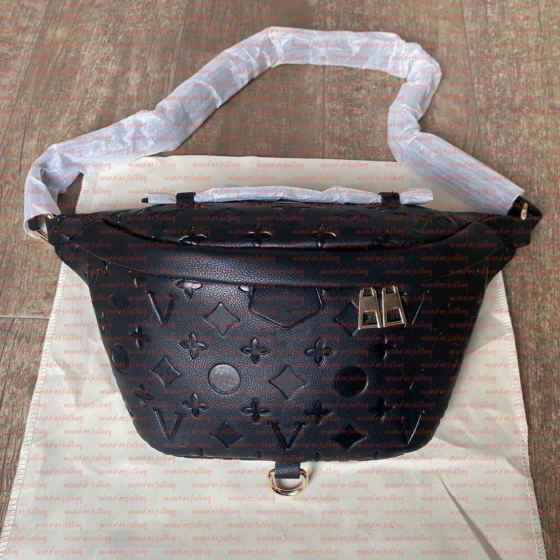 Designers Waist Bag Bumbag Cross Body Bags Temperament Bumbags Fanny Pack embossing flowers Famous soft leather Luxurys designers bags Serial Number Date Code