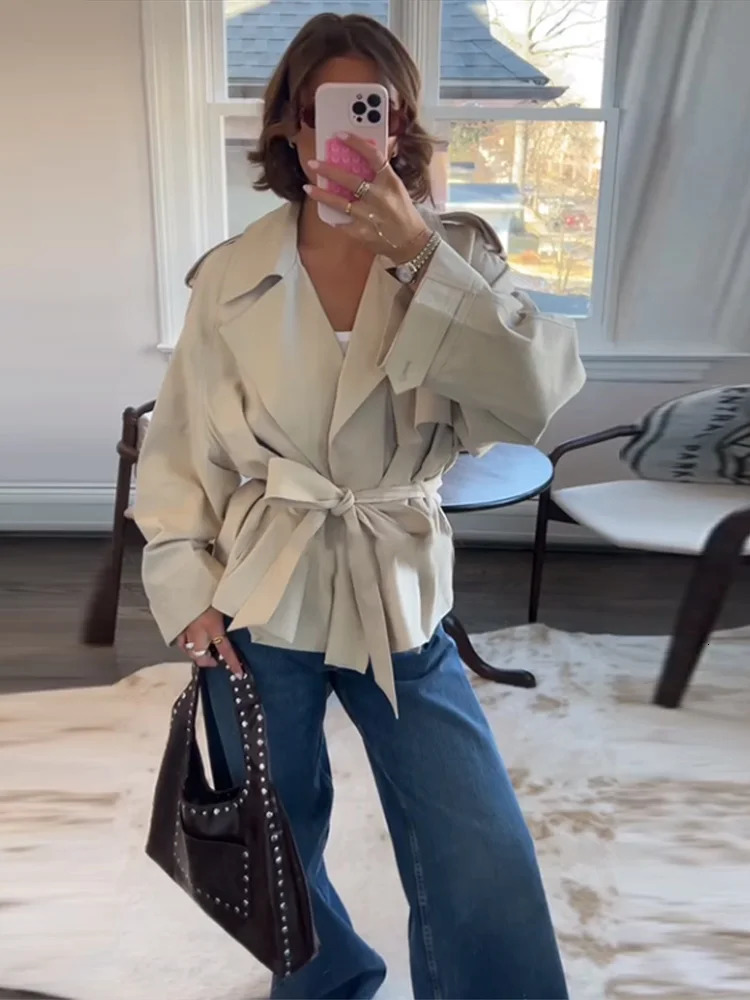 Autumn Womens Cropped Trench Coat Lace Up Apricot Lapel Full Sleeves Loose Thick Jackets 2025 Fashion Lady High Street Outwears 251030