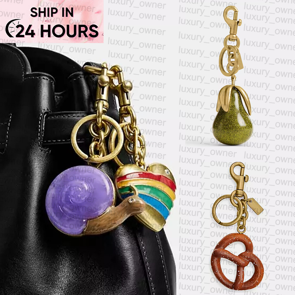 Luxury Designer Keys Bag Charm Fashion Women Keychain With Box Vintage Cool Cherry Pattern Refreshing Style Ring Keyring Hangings key chain womens Lanyards