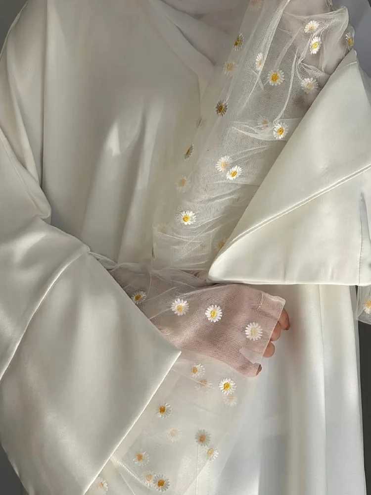 White Abaya Dubai Muslim Kaftan Modest Fashion Dress Islam African Dresses For Prayer Clothes Women Caftan Marocain Robe Femme X2510161