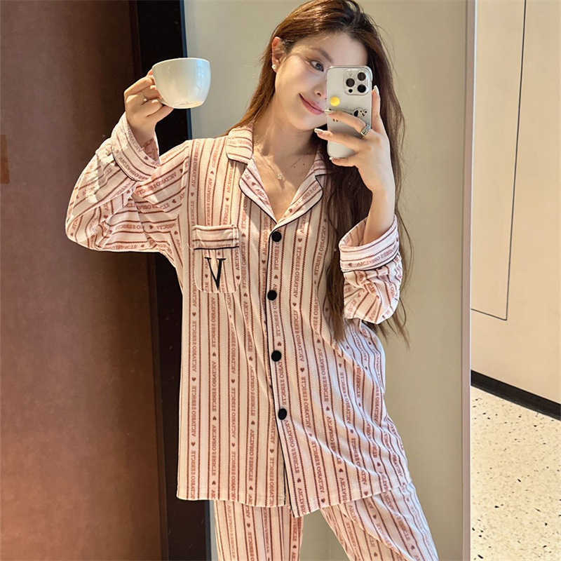 Fashionable home wear HighEnd Light Luxury Velvet Set Watermark Island Velvet Pajamas for Women Ins Style Wearable Homewear Set Y251016
