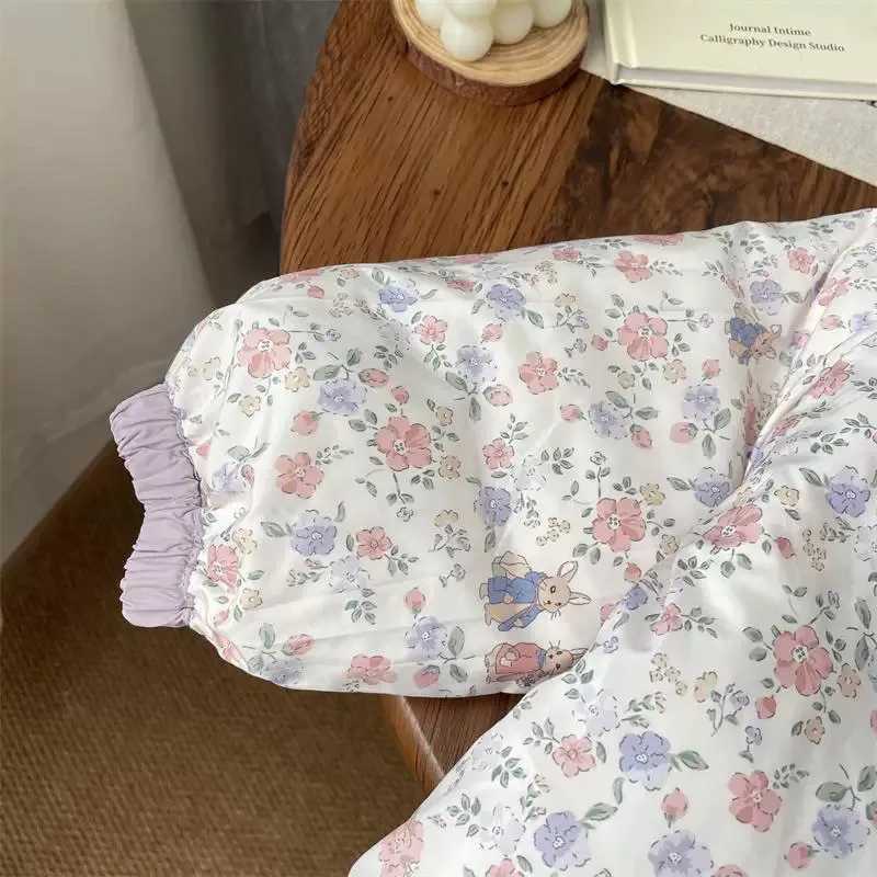Children Two Sides Wear Down Jacket 2025 Winter Baby Girls Sweet Floral Rabbit Print Thickened CottonPadded Warm Hooded ParkasT251016