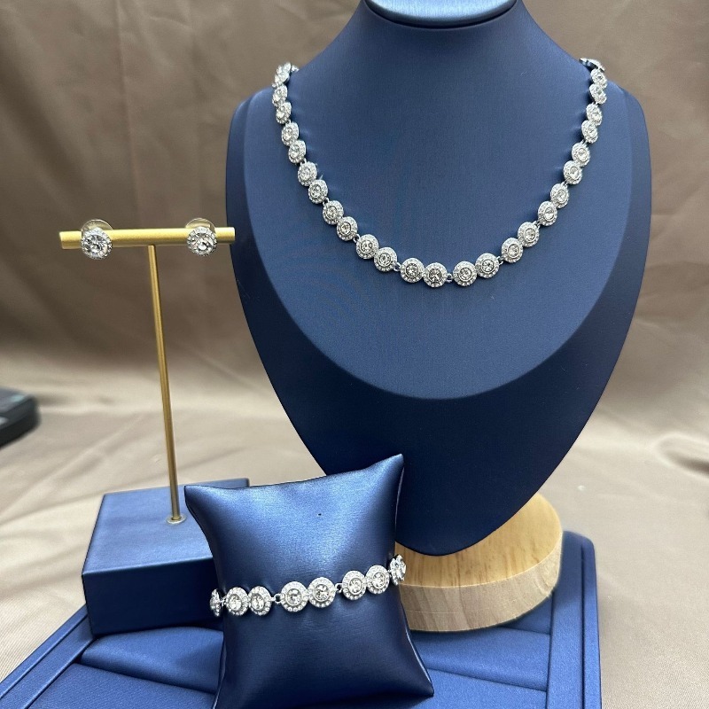 Women's jewelry set, designer necklace, bracelet, earrings, designer jewelry, crystal, single diamond, button necklace, clavicle chain, jewelry gift, gift box