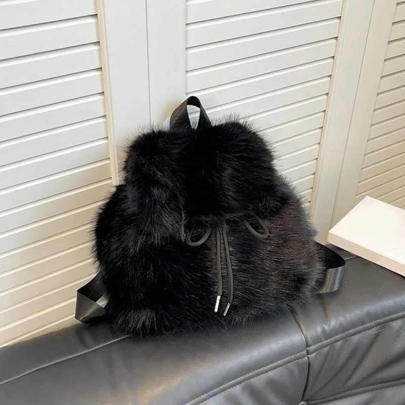 Winter Soft Plush Ladies Schoolbag Solid Color Female Furry Shoulder Bags Handbags Fashion Luxury Fake Fur Womens BackpackT251016
