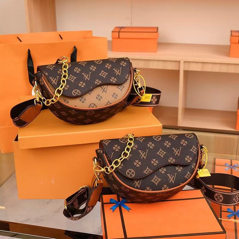 2025 Spring/Summer New Arrivals: Women's Printed Satchel Bag with Textured Finish, Fashionable Crossbody Bag, Versatile and Sophisticated Shoulder Bag