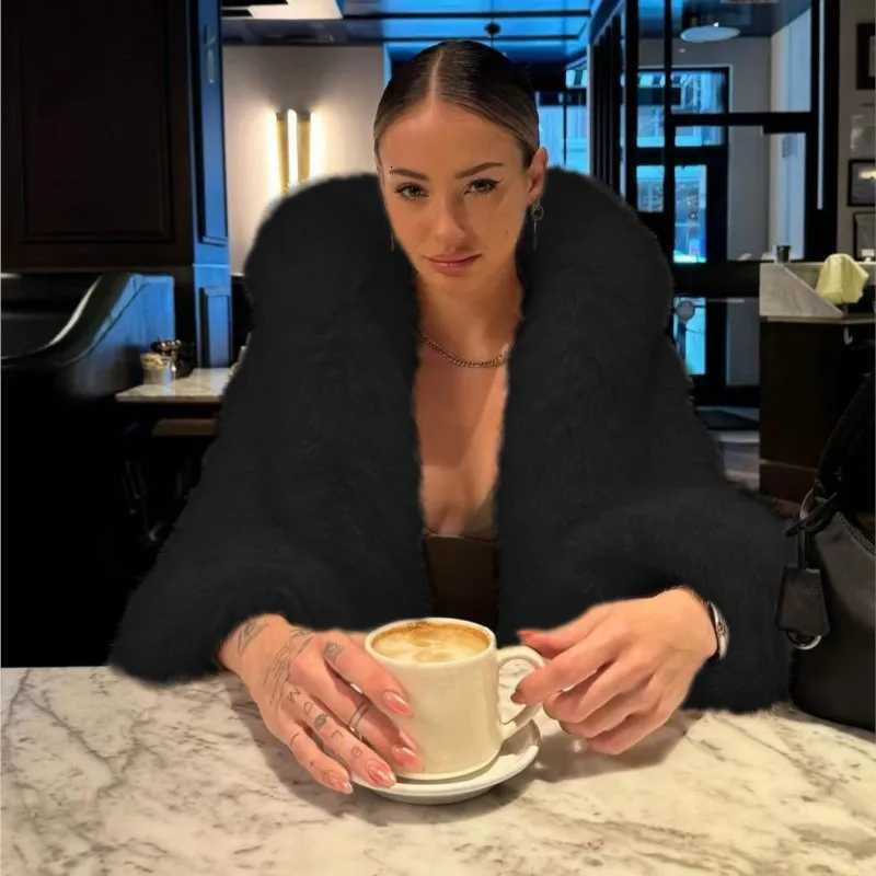 2025 Women Short Hooded Faux Fur Coat Korean Style with Fur Wool Blend Winter Outwear Highwaisted Faux Fur Fluffy Coats Tops W251016