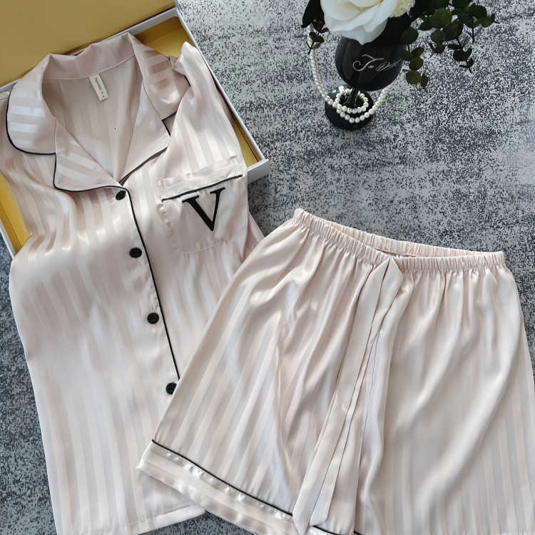 Fashionable home wear Striped Ice Silk Pajamas Highend Feel Wearable Luxury Threepiece Set Short Sleeve Womens Summer Homewear Y251016
