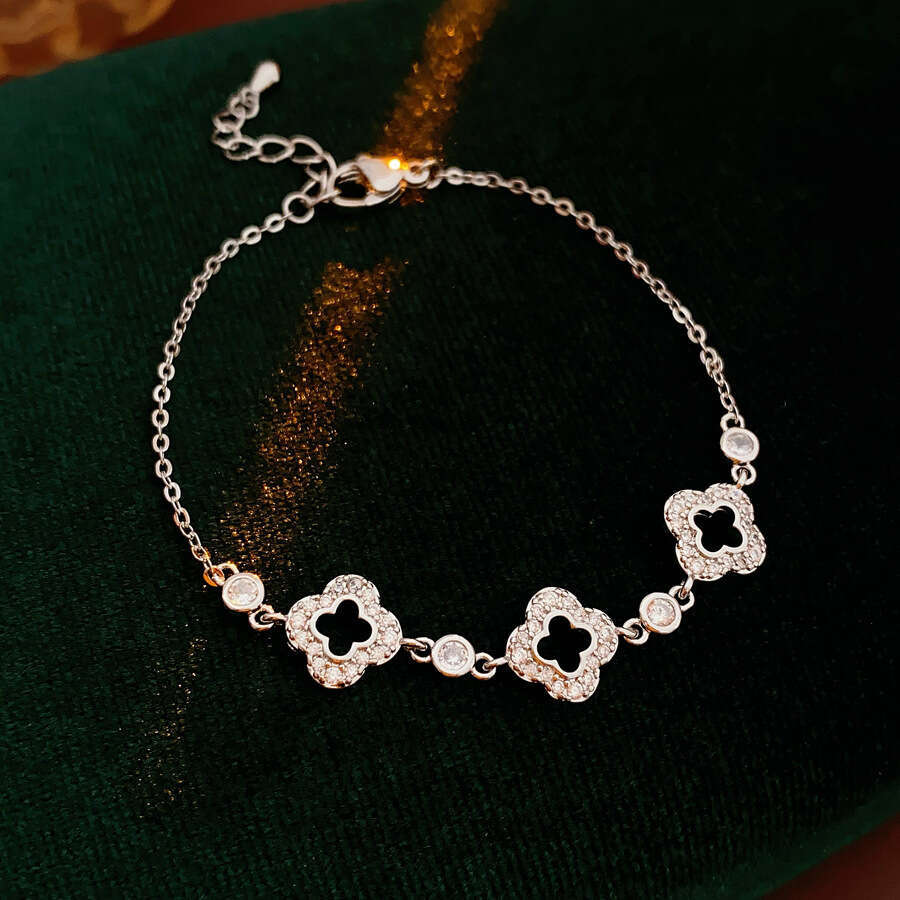 Zircon Hollow Lucky Clover Flower Bracelet Fashion Commuting Versatile Exquisite Wristband Elegant High-end Niche Jewelry ddmypluto
