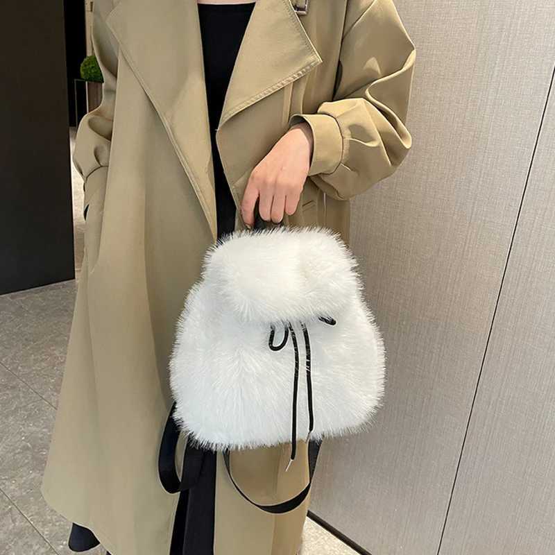 Plush Backpack Women Small Cute Drawstring Fluffy Bag Solid Color Soft Knapsack Winter Warm Faux Fur Shoulder BackpackT251016