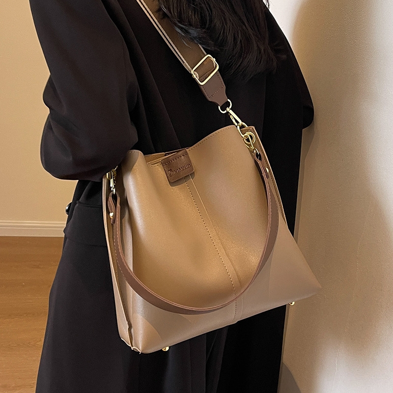 2025 Hot Selling Large Capacity New Fashionable Versatile Single Shoulder Crossbody For Women's Bucket Bag In Autumn And Winter