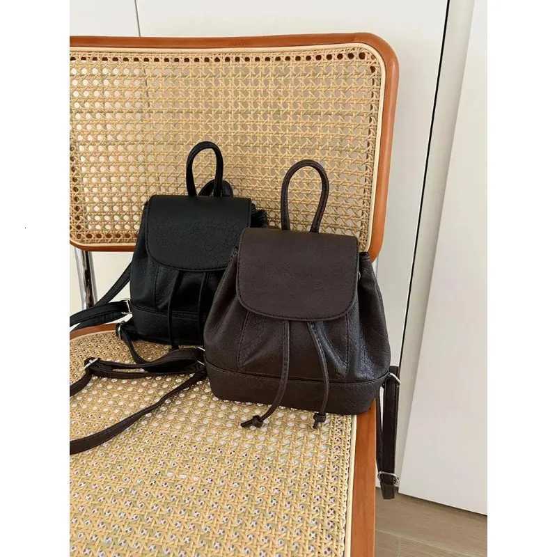 Fashionable Mini Backpack for Women Traveling Studng Outdoors New 2025 Model Versatile College Student Double Shoulder BagT251016