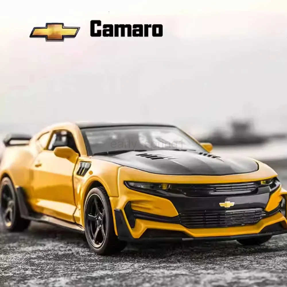 1:32 Camaro Alloy Toy Diecast Car Model Rubber Tire Simulation Interior Pull Back Sound Light Toy Vehicles Decorations Boy Gifts T251016