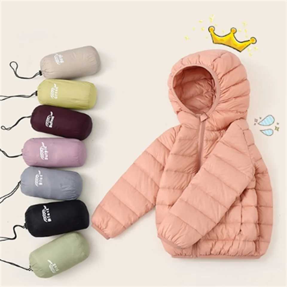 Wholesale of winter mens and womens clothing childrens lightweight down jackets small and mediumsized childrens hooded chT251016