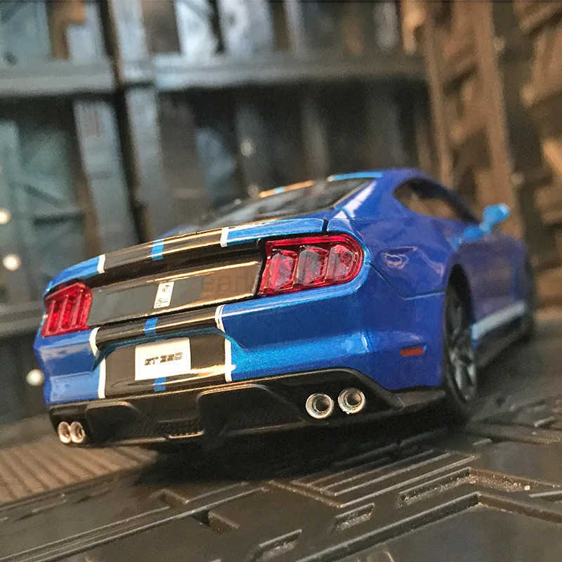 1:32 Ford Shelby GT350 Alloy Sports Car model Diecast Toy Vehicles Metal Toy Car Model Simulation Collection Kids Gift T251016