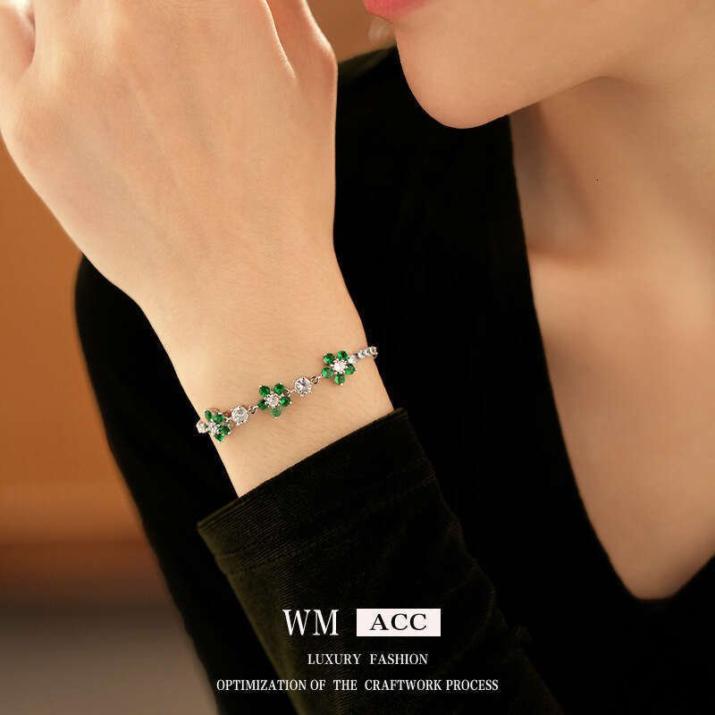 Zirconium Simple Flower French Niche Design Creative Bracelet Fashionable High-end Exquisite Jewelry ddmypluto