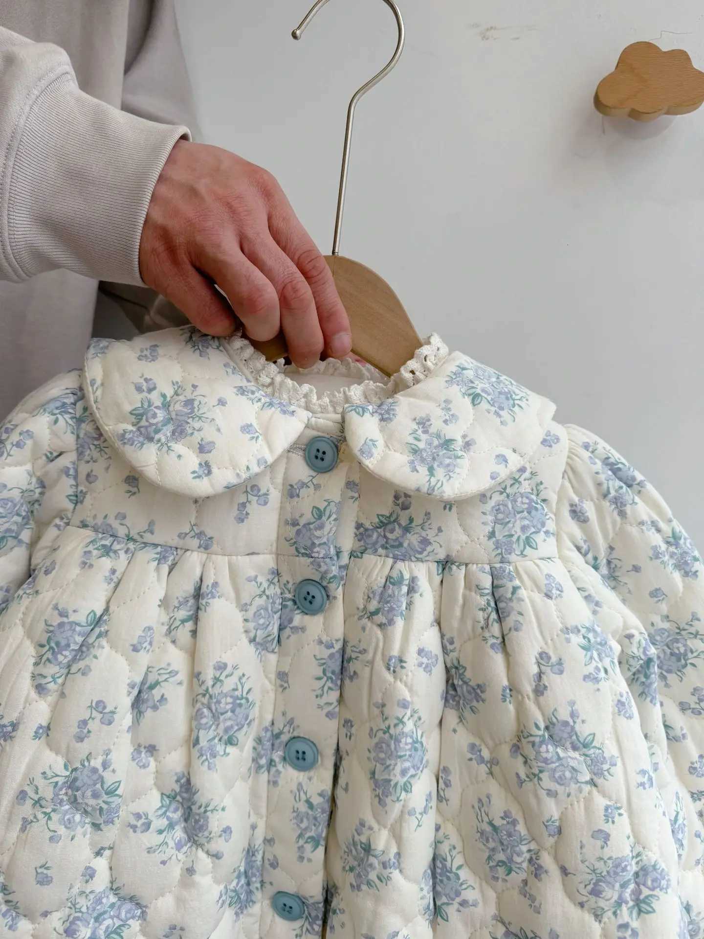 Girls Coat 2024 Winter New Childrens Clothing Baby Girls Cute Floral Quilted Lapel Coat Casual Simple and DailyT251016