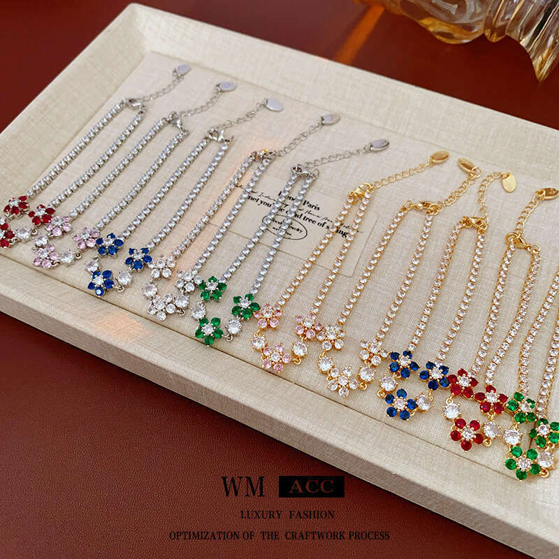 Zirconium Simple Flower French Niche Design Creative Bracelet Fashionable High-end Exquisite Jewelry ddmypluto