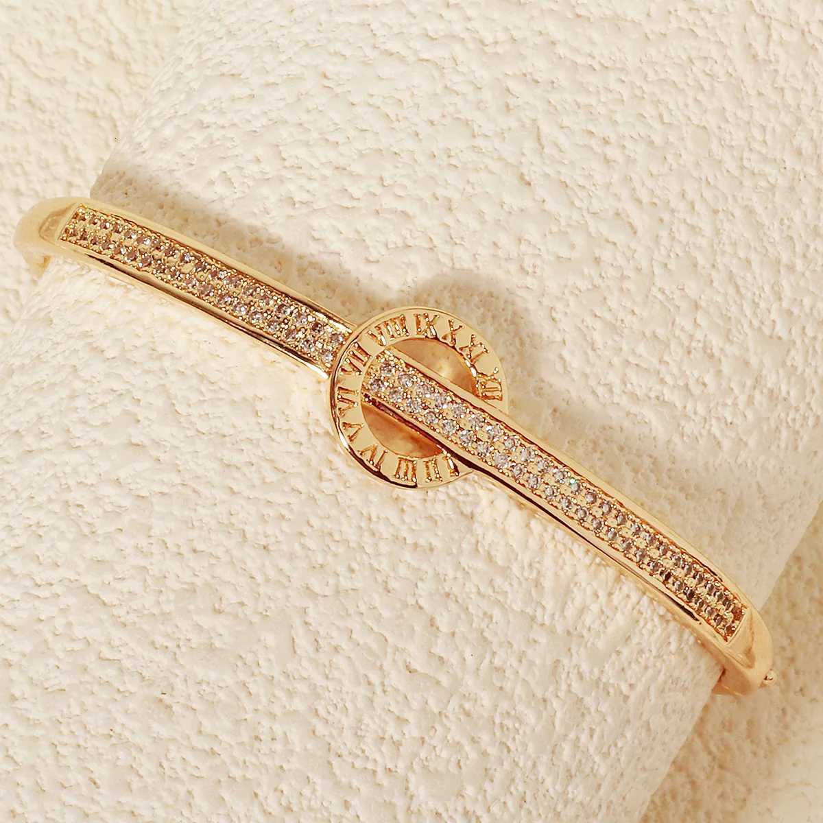 Fashion Wens Bracelet Copper Zirconium Circle Pendant Bracelet Daily Jewelry Bangles Adjustable Festive GiftsW251016