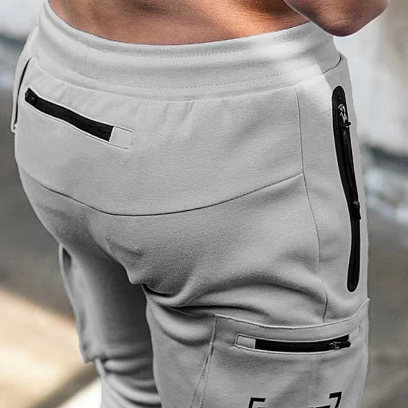Mens Gym Fitness MultiPocket Workout Training Pants Cotton Jogging Sweatpants Camouflage Men Fashion Training Trousers J251203